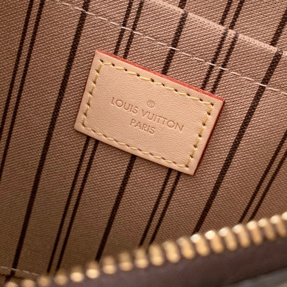 ❌SOLD❌🖤 LOUIS VUITTON Neverfull MM Pouch Wristlet - Picture 5 of 8